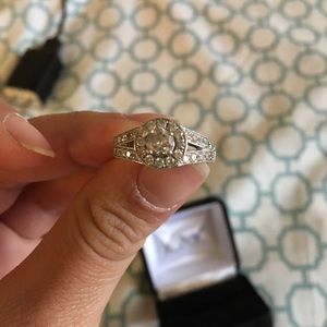 Size 6 white gold 14k engagement ring
